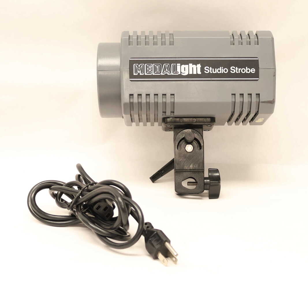 StudioMax Camera Flash with Power Cord PG4001-ML